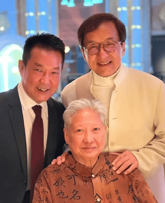 港片巨星齐聚婚礼!洪金宝成龙元彪铁三角重现