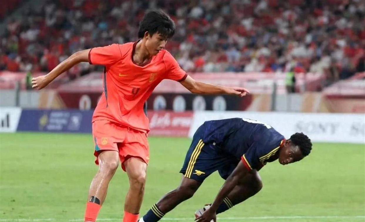 国足U17 3-2绝杀阿森纳U17！产生三大不争事实！不是程晟涵，最大功臣是他！