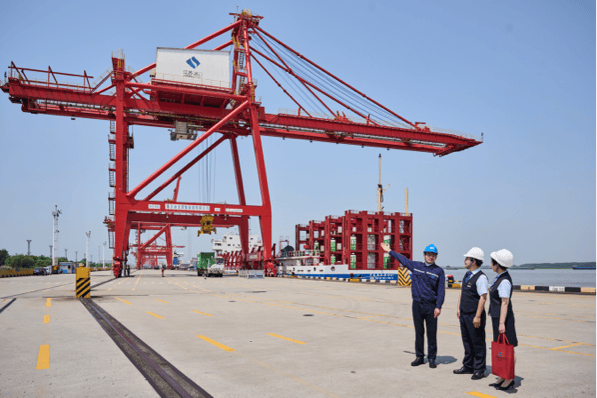 江涌金陵通四海 —— 建行南京分行深耕龙潭口岸畅通外贸双向循环(图3) 江涌金陵通四海 —— 建行南京分行深耕龙潭口岸畅通外贸双向循环(图3)