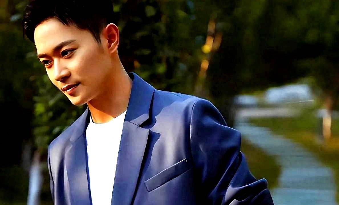 原创            《披荆斩棘》20位成员名单揭晓，曹骏成冠军最大热门，余文乐人气最旺，谁是真正黑马？