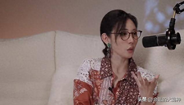 原创            朱洁静抗癌被嘲装病：拼过25次放化疗，坚强竟成原罪