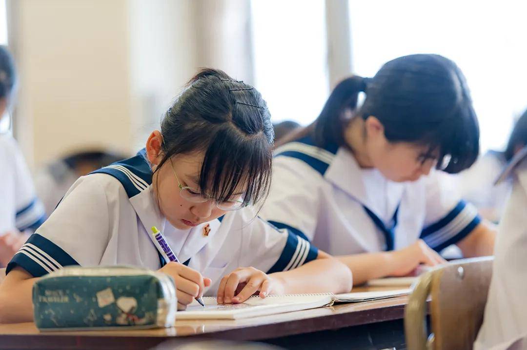 请输入图片描述