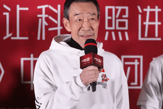 妻子于海丹透露李雪健听力全失 拍戏借助控制器与口型演绎精彩