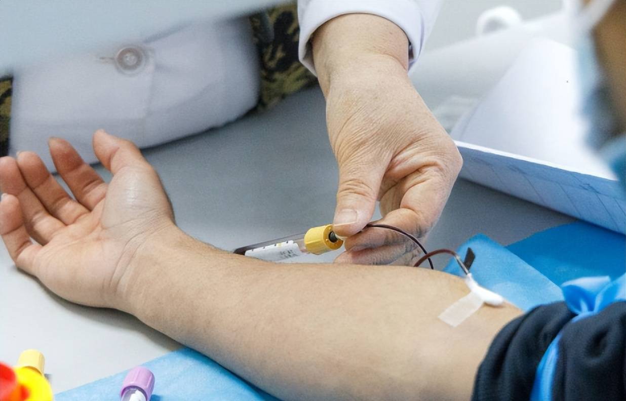 原创            人有没有血栓，喝水就知道？体内有血栓的人，喝水常有这 8 个表现
