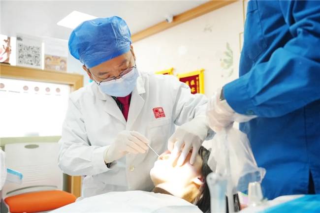 惠州口腔医院:于牙齿毫厘之间 雕琢“笑容密码”(图1) 惠州口腔医院:于牙齿毫厘之间 雕琢“笑容密码”(图1)