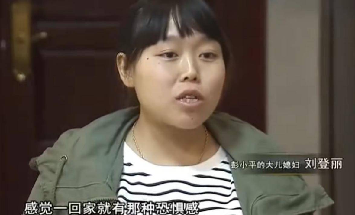 儿子即将大婚,邻居拦住道路不让通过,村民:没见过这么不讲理的_老邓_影响_村里人