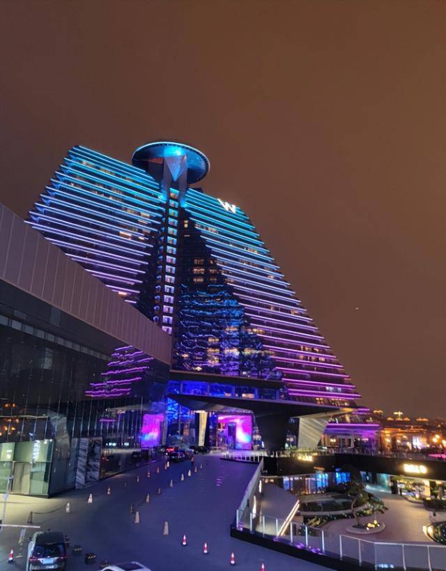 一晚上百的酒店，怎么抢走月租3000的租客？手握3亿会员: 中介慌了