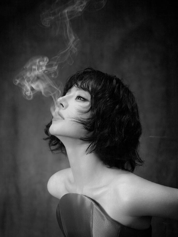 迪丽热巴高定高珠女帝风格霸气写真！新疆第一女星美爆了