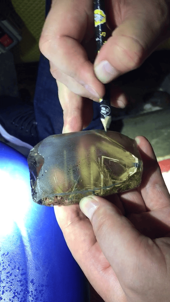 灵漠水晶是谁?东海水晶城专注金发晶、钛晶、铜发晶的精品选品服务 商业资讯 第16张 灵漠水晶是谁?东海水晶城专注金发晶、钛晶、铜发晶的精品选品服务 商业资讯 第16张