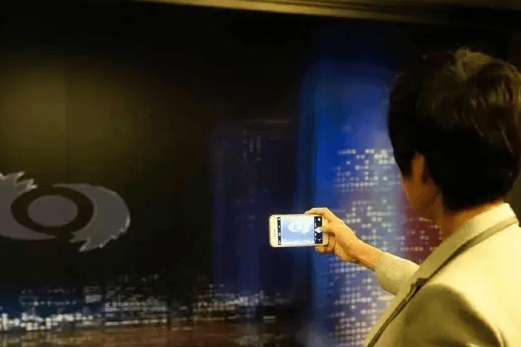 敬一丹最后一次主持《焦点访谈》没有说“再见”只是深深鞠躬封面图