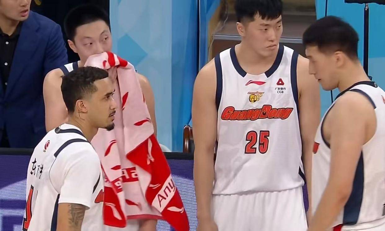 恭喜广东队！CBA“黑硬中锋”有望加盟，这可是亚帅的内线答案！