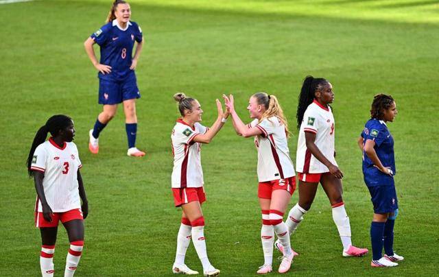 19日：朝鲜女足2-0干掉日本！世界杯8强出炉，英格兰惨败成背景板