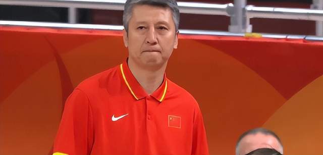 中国男篮20分狂输日本！大溃败下露出四块伤疤！再度崛起必须彻改
