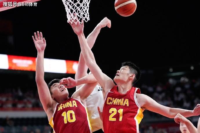 !日本队领先中国男篮35分,替补球员冲中国队做哭鼻子嘲讽