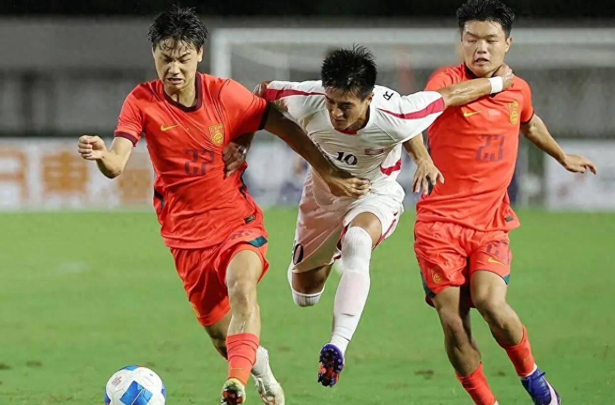 0-0平伊朗！国足全员评分出炉，4分小将拖后腿，球迷吵翻了