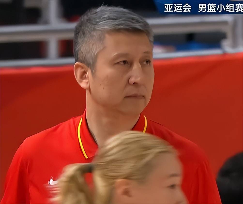 反转！郭士强被冤枉了？获多名记者力挺，刘玉栋批评男篮软骨头