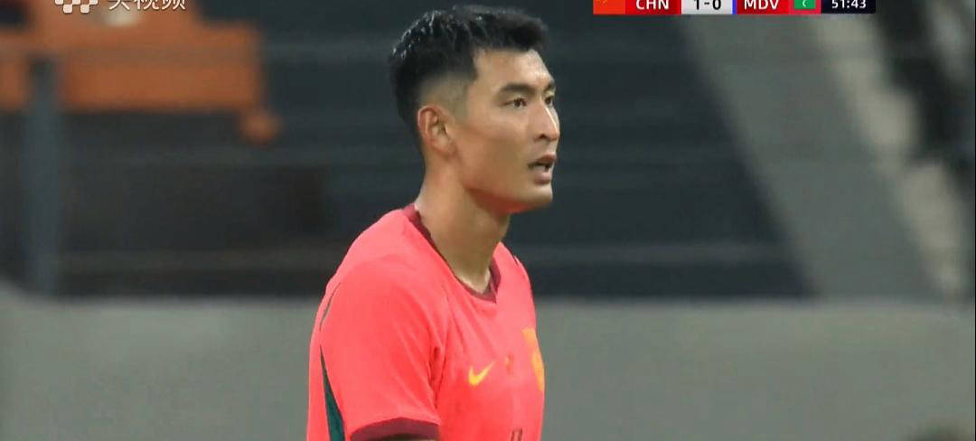 中国男足3-0大胜马尔代夫,王子铭上演戴帽秀,赵松源创队史最年轻纪录