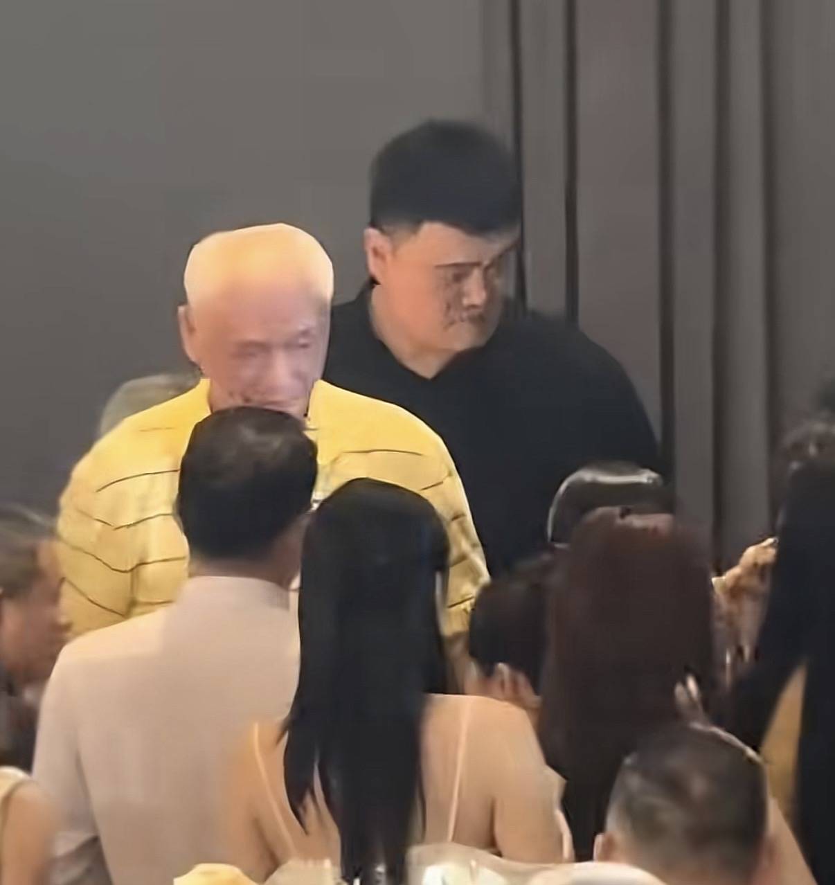点击图片看原样大小图片