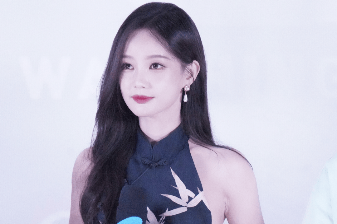 李现自曝买二手相机被骗 李一桐分享算卦趣事笑翻全场