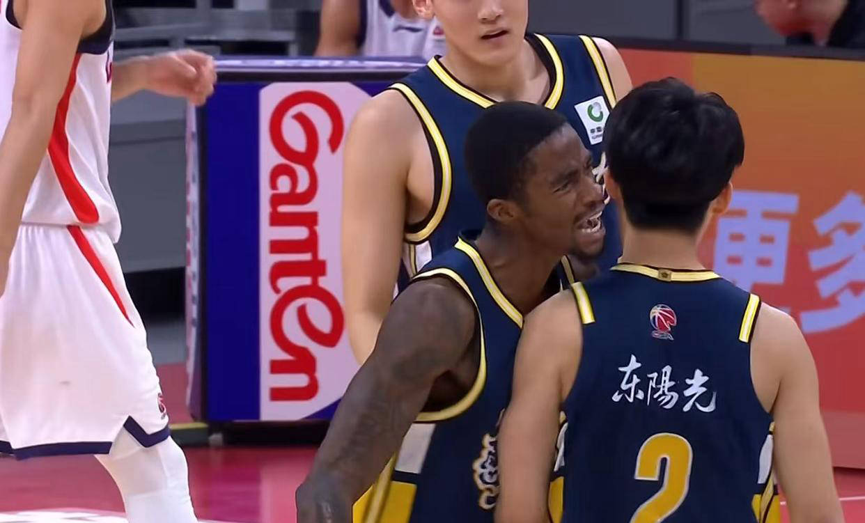 在等待什么？广东队未签大外援背后原因揭晓，NBA乐透中锋或将加盟