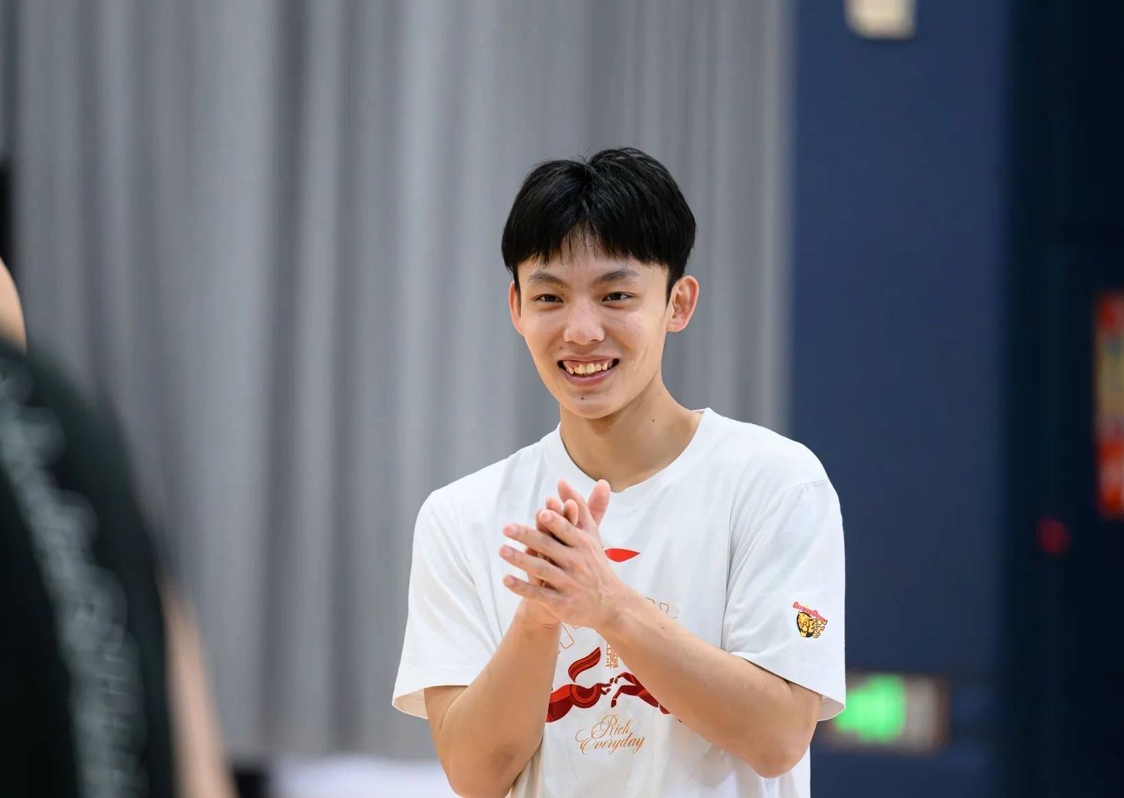 原创
            宏远速递！新大外即将亮相，徐杰喜获免测资格，广东官方又整活