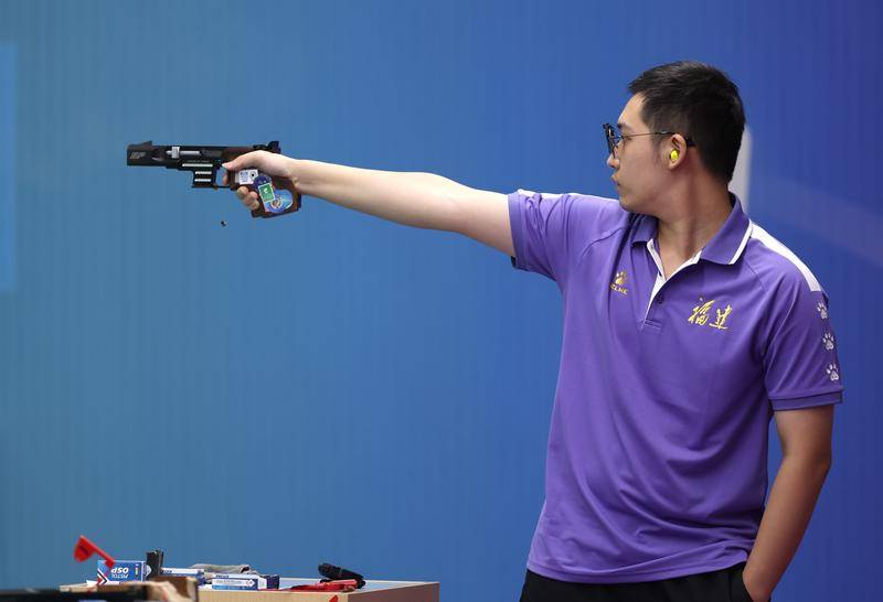 赵楠 vs 射击