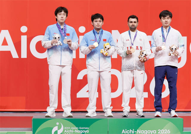 国乒男单闹笑话！林诗栋金牌曝光度太高像银牌，王楚钦银牌像金牌