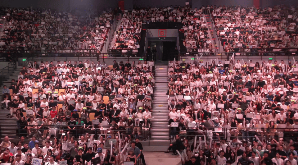 众LPL选手开始打瓦！无畏契约会迎来当年吃鸡那种热度吗！