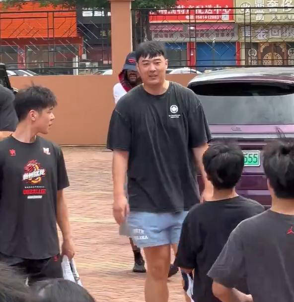 张明池现身广东，再入职篮球赛场，与NBL贵州猛龙签下一年合约！