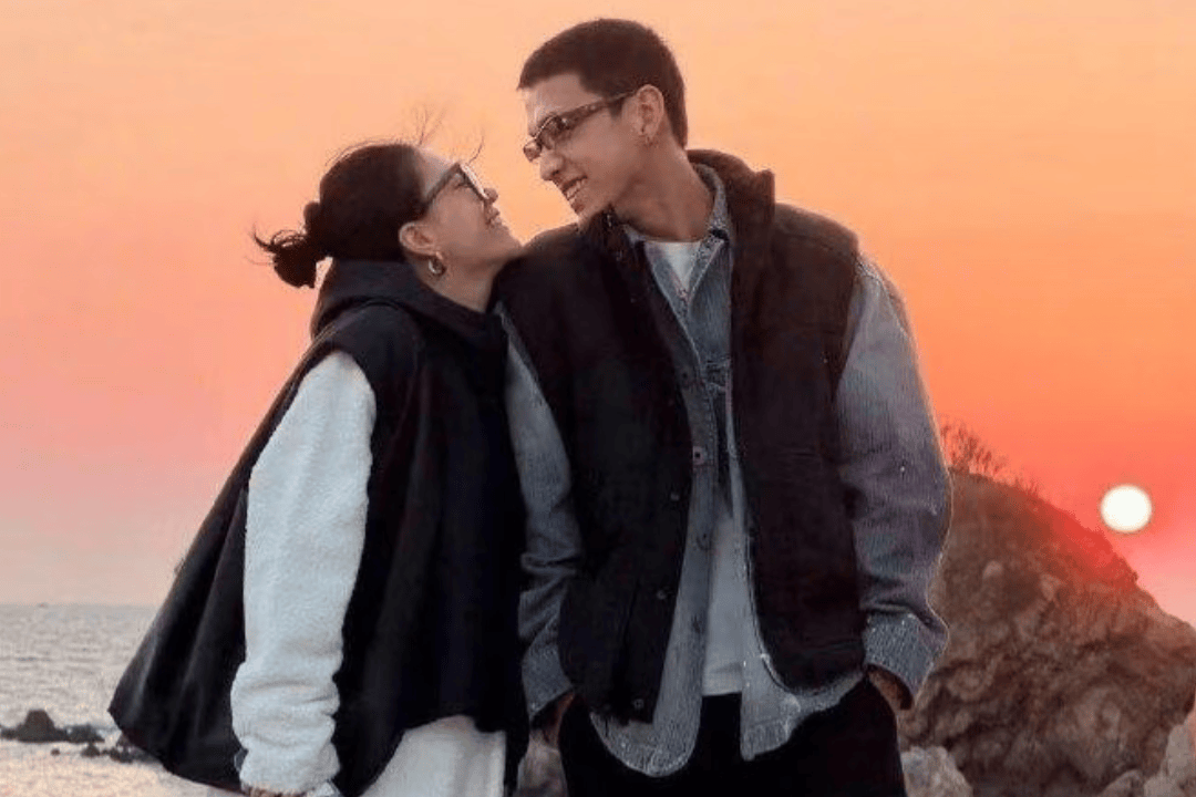 李嘉格恋情公开内幕：小号曝光后坦然承认，与小11岁男友恩爱有加