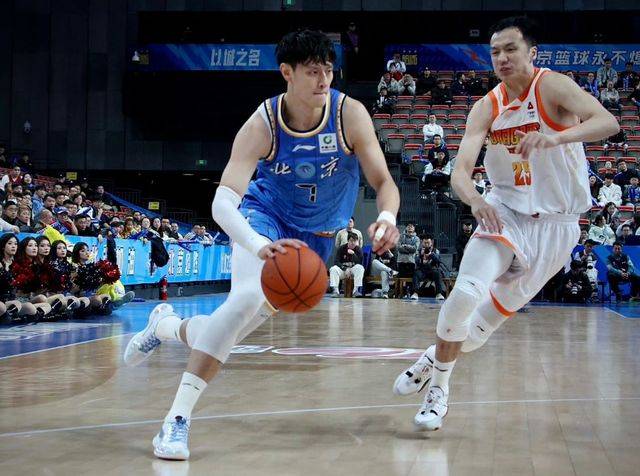 北京首钢13分大胜！李楠拒绝爆冷，沃特斯首秀18分，曾凡博14分