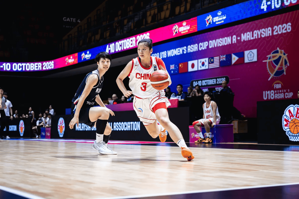轰35分10助攻！中国女篮17岁1米78新星崛起：新版李梦又美又能打