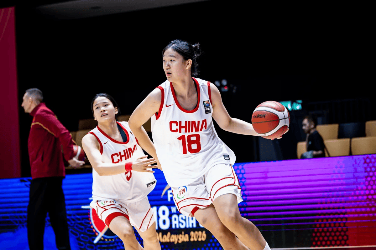 轰32分6板！中国女篮16岁1米89前锋崛起：全能战士看齐李梦？