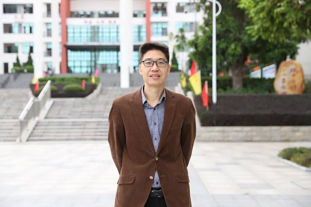 管鹏宇.JPG