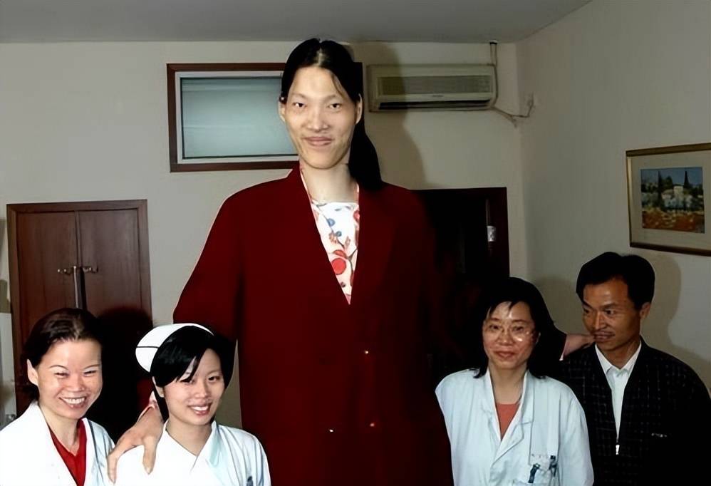 安徽“世界第1女巨人”：穿78码鞋，一顿吃6碗面，比姚明还高
