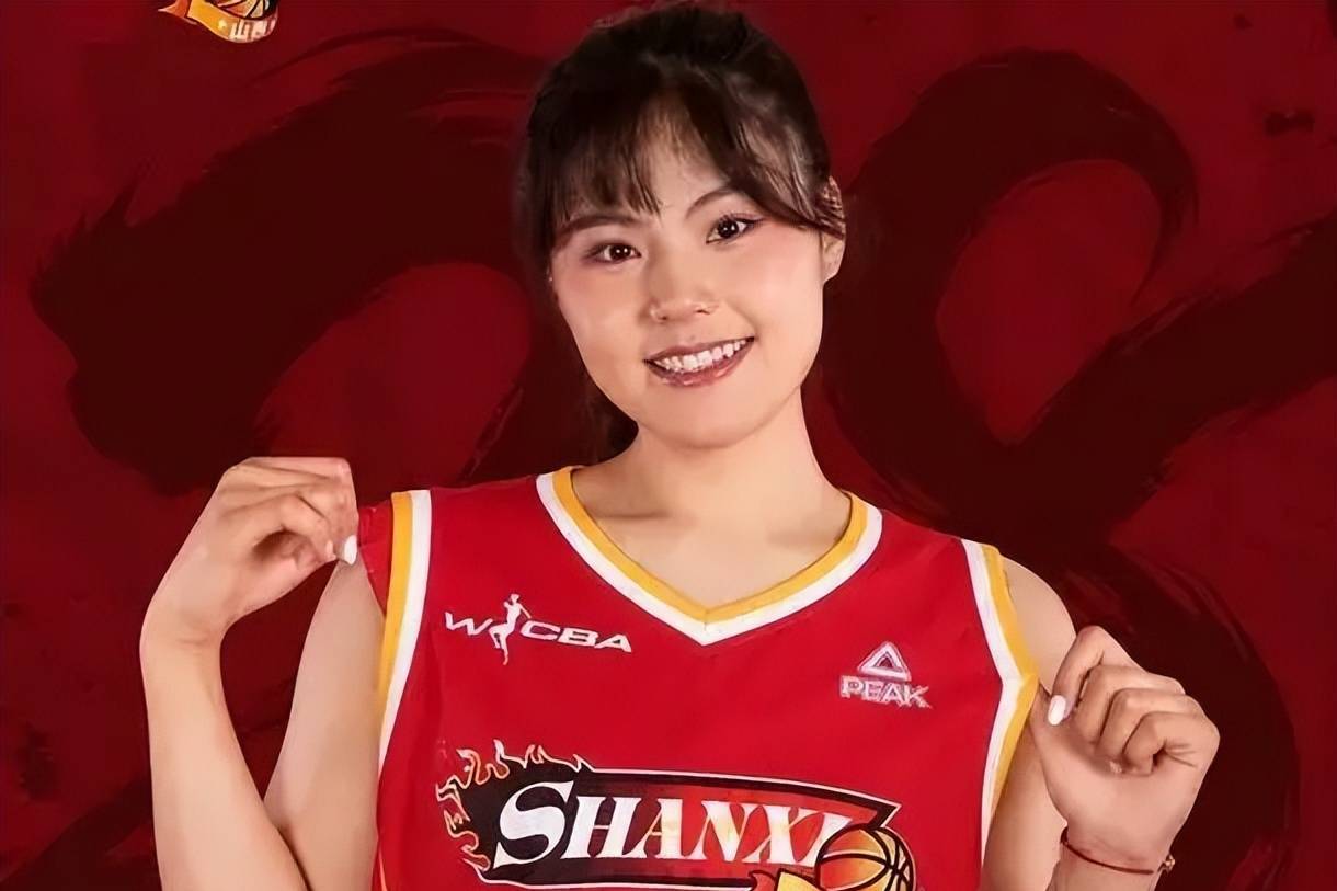 女篮3大核心现状曝光，李月汝打3份工，李梦秀恩爱当老板，韩旭放弃WNBA