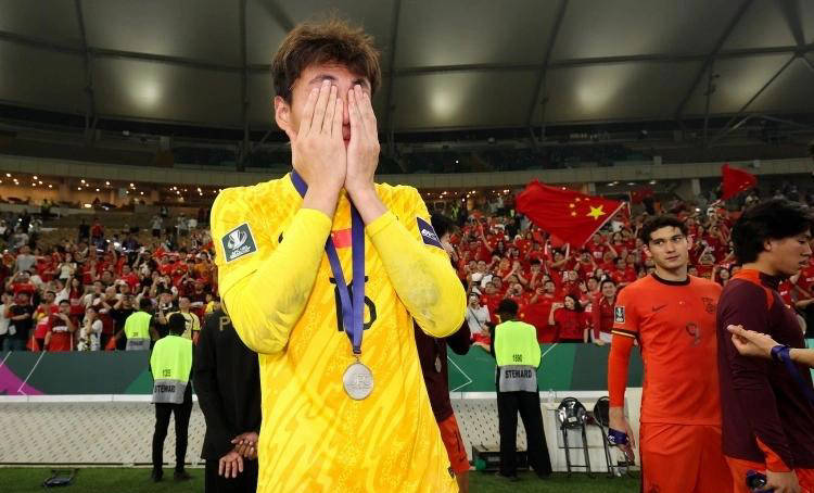 浙江遭遇惨败，媒体调侃：李昊或将拉黑浙江，杨晨需寻找新防线