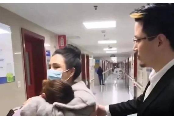 被鞭炮炸伤的六岁男孩善款募捐后续。