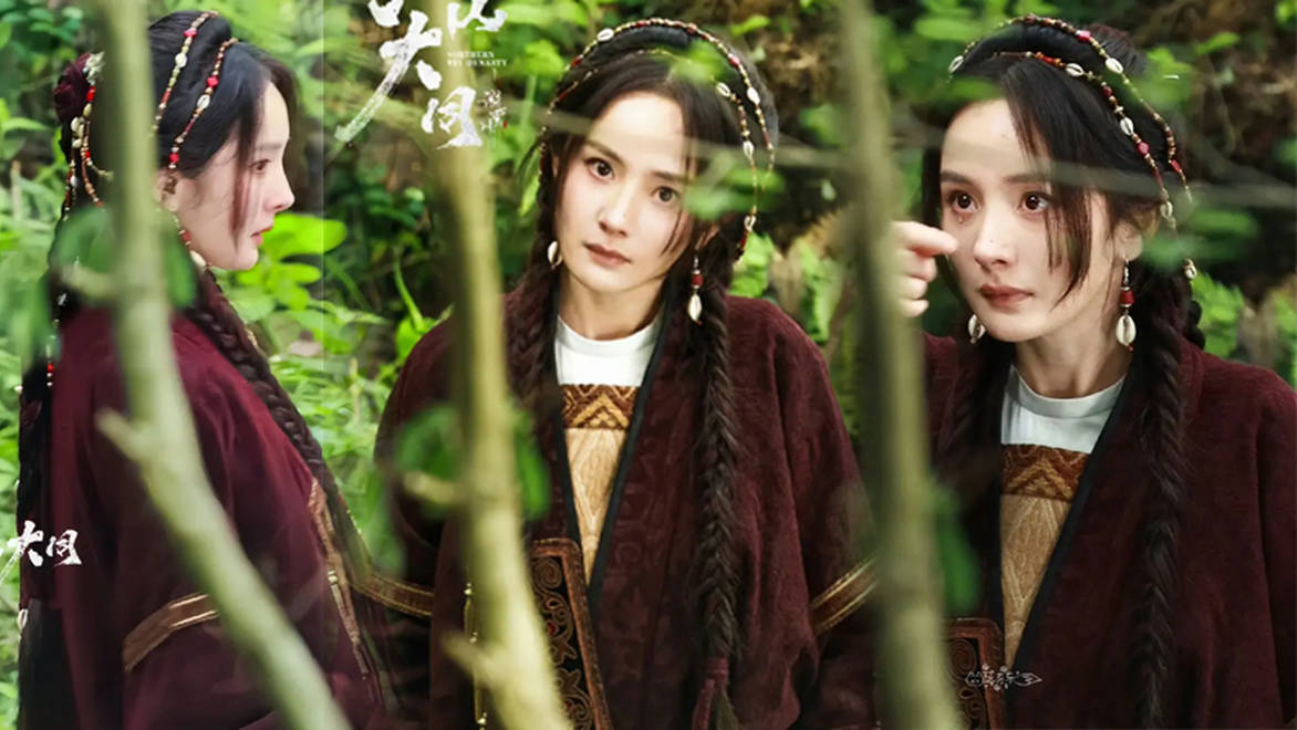 杨幂穿棕色汉服充满古典美，抬手拭泪清冷破碎