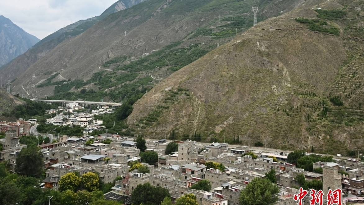 走进四川理县桃坪羌寨