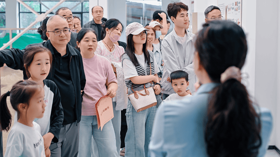 踏仰韶之迹、寻丝绸之源 青台遗址国庆迎来“探源”热