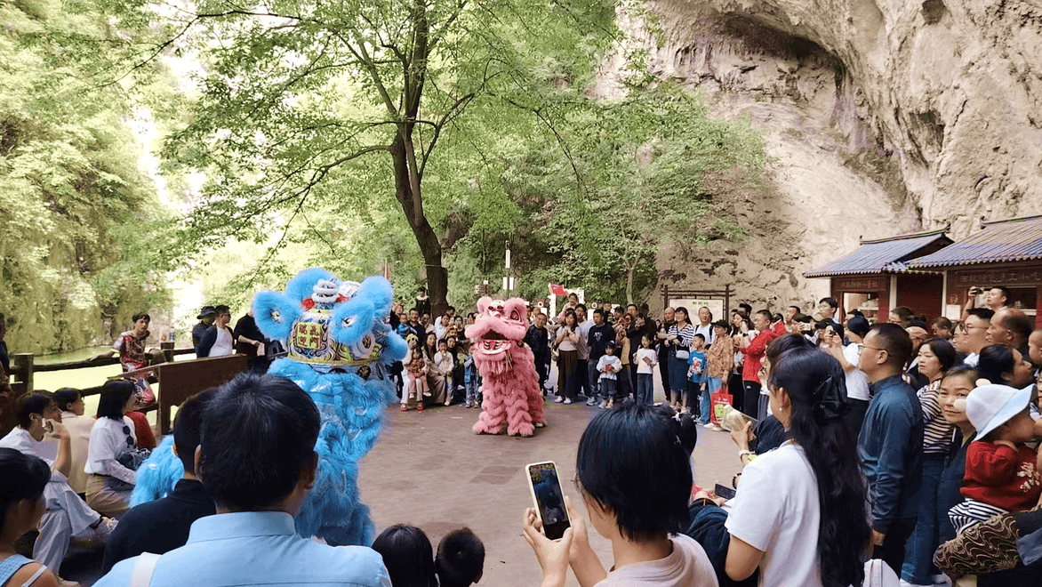 甘肃成县：青泥河畔歌声扬 多彩文旅绘新景