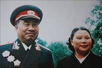 三过草地的老红军当农民，朱德怒斥当地领导：你知道她是谁吗？
