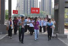 视点｜京港澳三地学生同升一面国旗