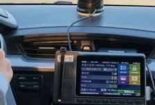 科目三考试现。吹桨踩焙人图铀，听到喇叭声就靠边停车……上海一驾校经营者通过“暗语”提醒方式组织驾考作弊，最终被判刑