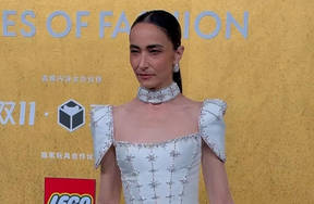 吴彦祖老婆参加盛典红毯 状态引热议
