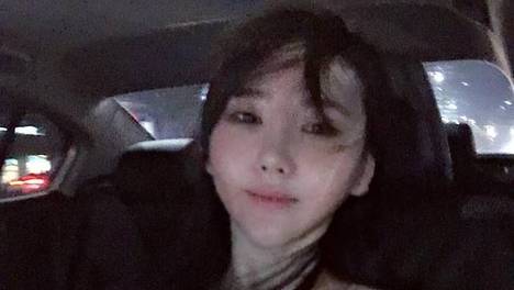 小姐姐，自拍注意点吧，亮点都被我发现了，大家看出来了吗？