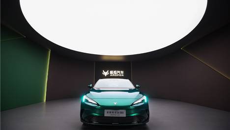 米兰时装周邂逅时尚锋芒，极狐新阿尔法S5颜值出圈正当时