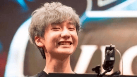 资讯：小花生剃头入伍LOL官方发文纪念！当兵前专门感谢LGD