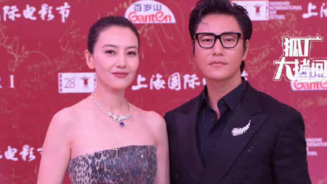 高圆圆让C位失败跟陈坤同框美爆了！曼妙身材性感撩人
